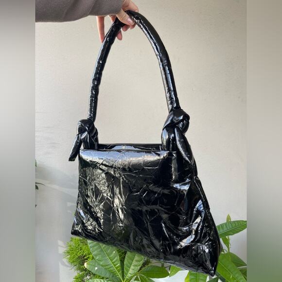 🌿 KASSL Bag Lady Lacquered Leather Shoulder Bag in Black - Picture 12 of 17